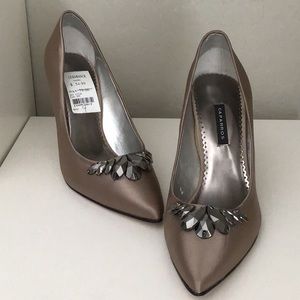 Caparros Bronze Taupe Satin Heels NWT Sz 9